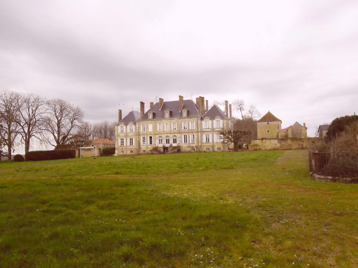 Chateau Des Noces Bazoges-en-Pareds Bagian luar foto