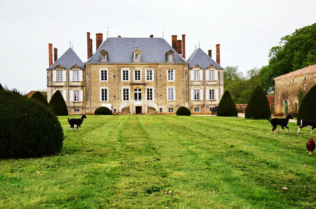 Chateau Des Noces Bazoges-en-Pareds Bagian luar foto