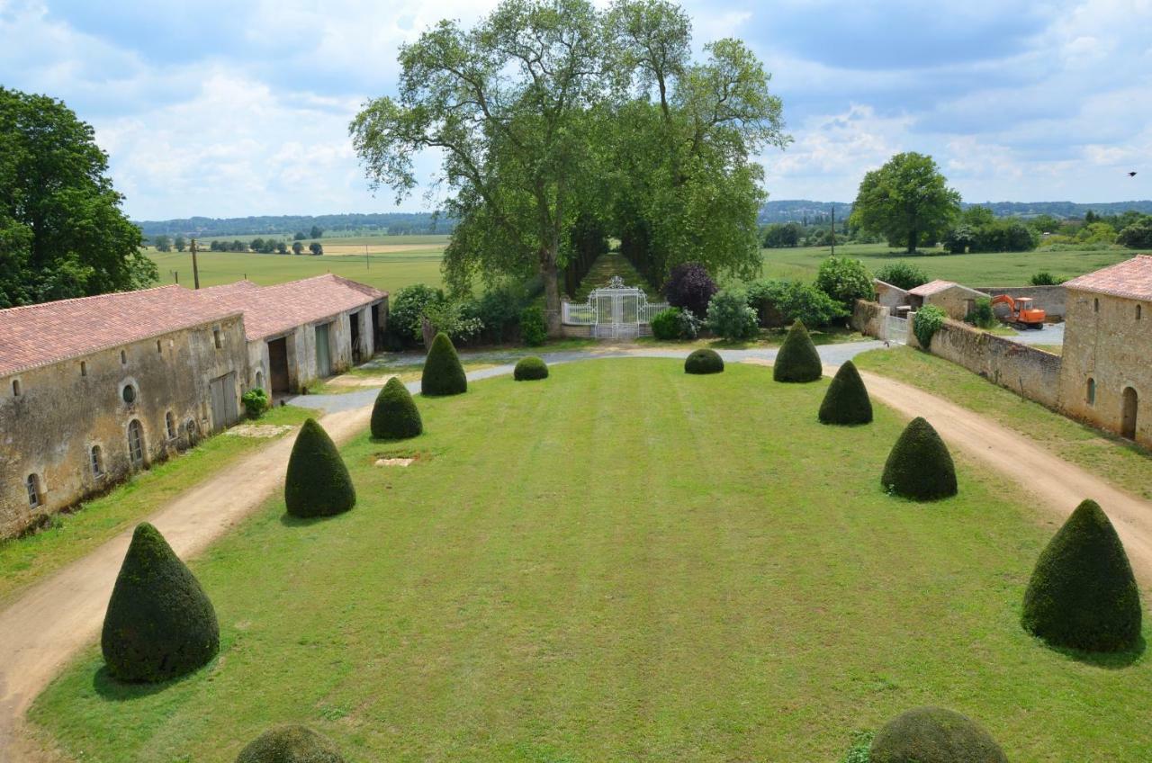 Chateau Des Noces Bazoges-en-Pareds Bagian luar foto