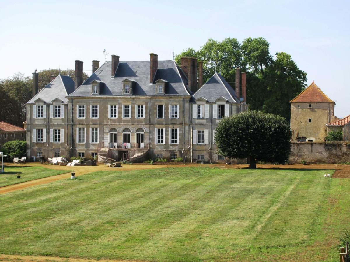 Chateau Des Noces Bazoges-en-Pareds Bagian luar foto