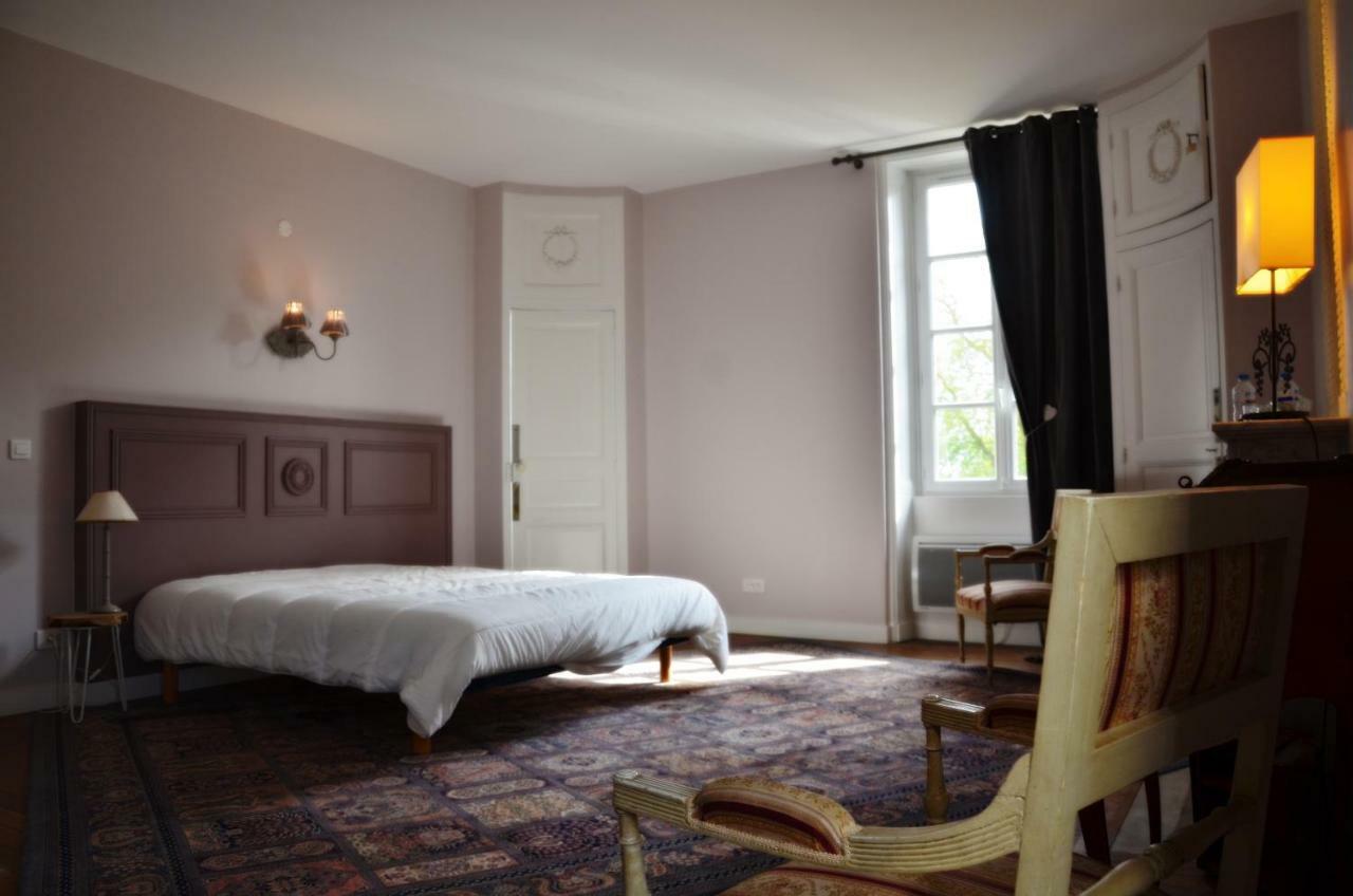 Chateau Des Noces Bazoges-en-Pareds Bagian luar foto